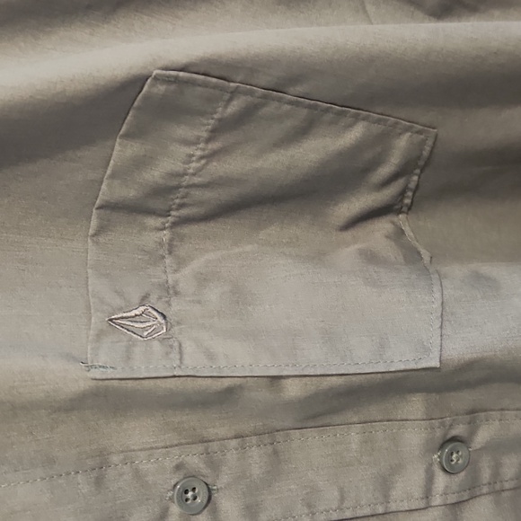 Volcom short sleeve button down - Picture 3 of 5